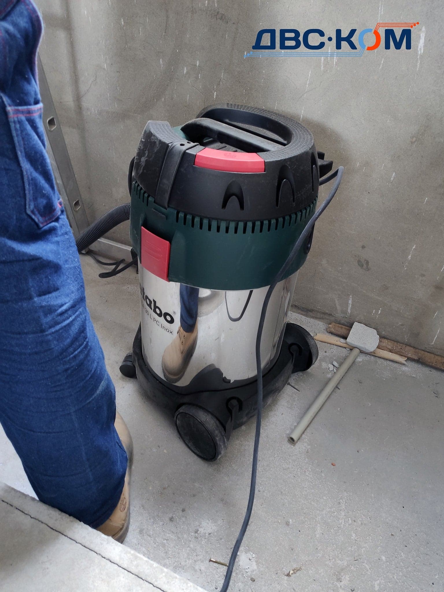 Зображення для статті: Штробління без пилу: Metabo MFE 40 та Metabo ASA 30 L PC INOX