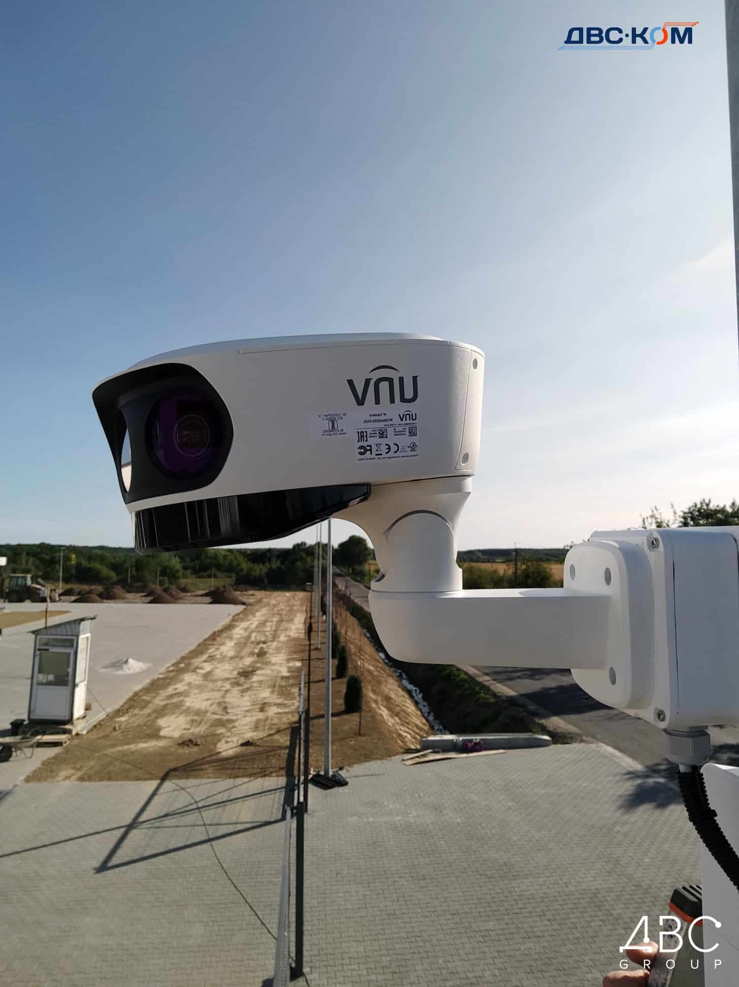 Зображення для статті: Монтаж мультиматричних камер Uniview OmniView IPC8542ER5-DUG